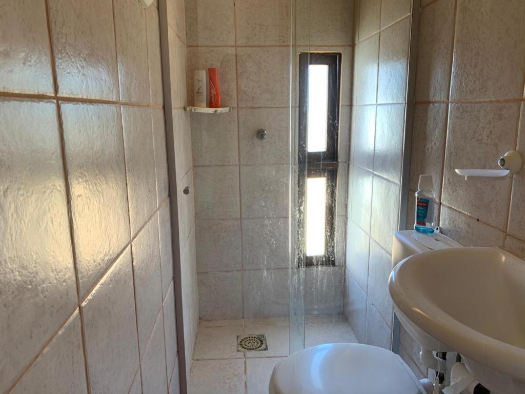 Casa De Temporada 4 Quartos Sendo 2 Suites Em Vilas Do Atlantico - 200 M Da Praia E 6 Km Da Capitalラウロ・ジ・フレイタス エクステリア 写真